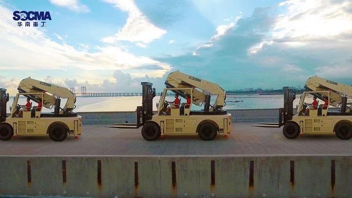 heavy duty forklift crane 30 ton 01