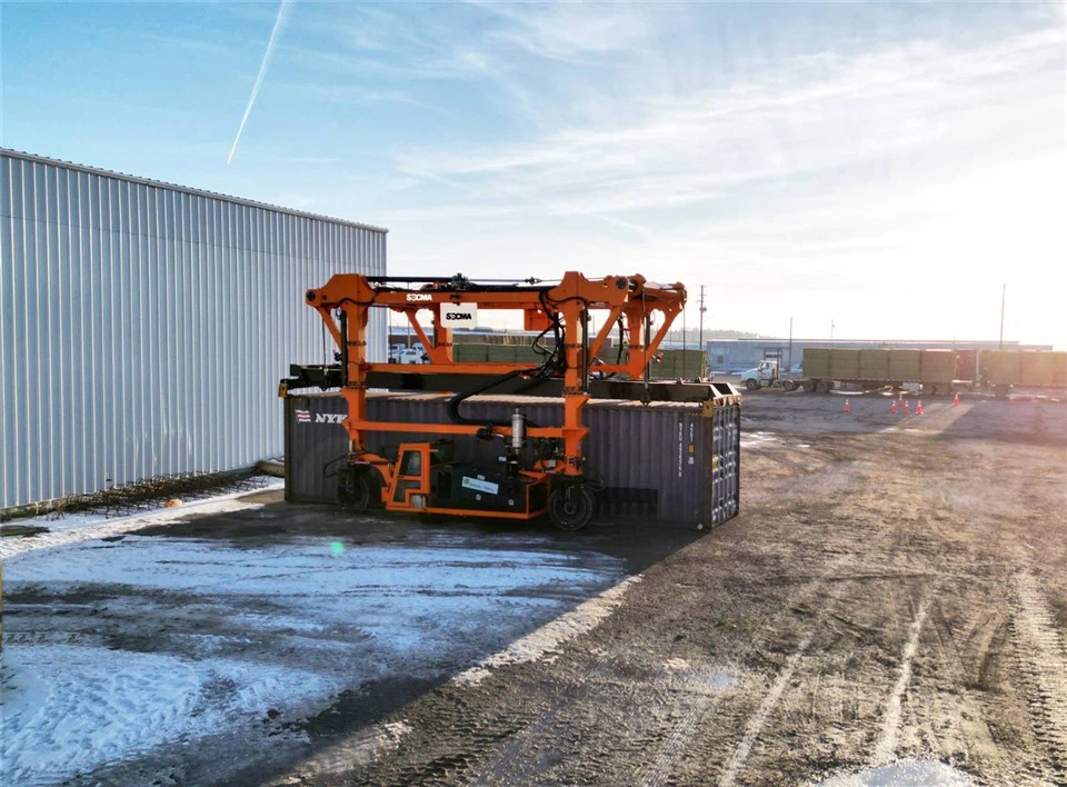 30 Ton Port Crane Container Handling Crane Straddle Carrier Crane
