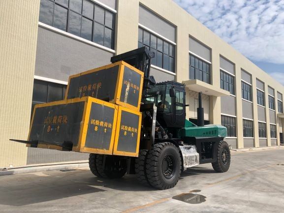 25 Ton Heavy Forklift Truck New Style Green Color