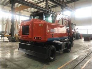 8TON ELEKTRISCHE WIELEN GRAAFMACHINE KLEUR ROOD