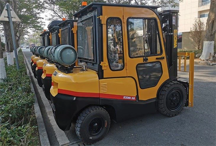 SOCMA 2 To 4 Ton Forklift With Cabin