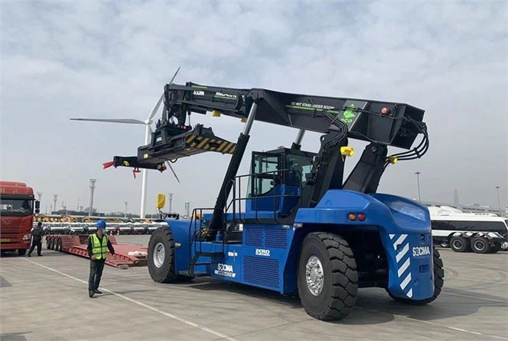 SOCMA Pure Electric Reach Stacker